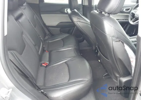 2022 Jeep Compass Latitude 4X4 z USA, uszkodzony, nr VIN 3C4NJDBB7NT168589